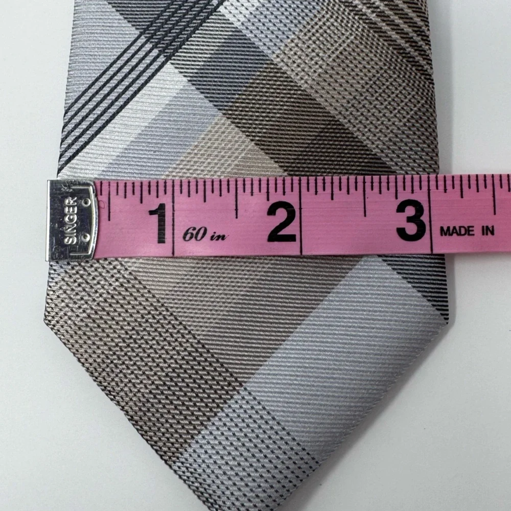 GEOFFREY BEENE 100% SILK‎ Plaid Tie, necktie, preppy, classic, business, office